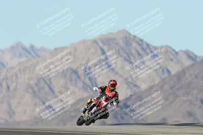 media/Dec-01-2025-Moto Forza (Mon) [[2daa91e15f]]/3-Beginner Group/Session 4 Turn 9/